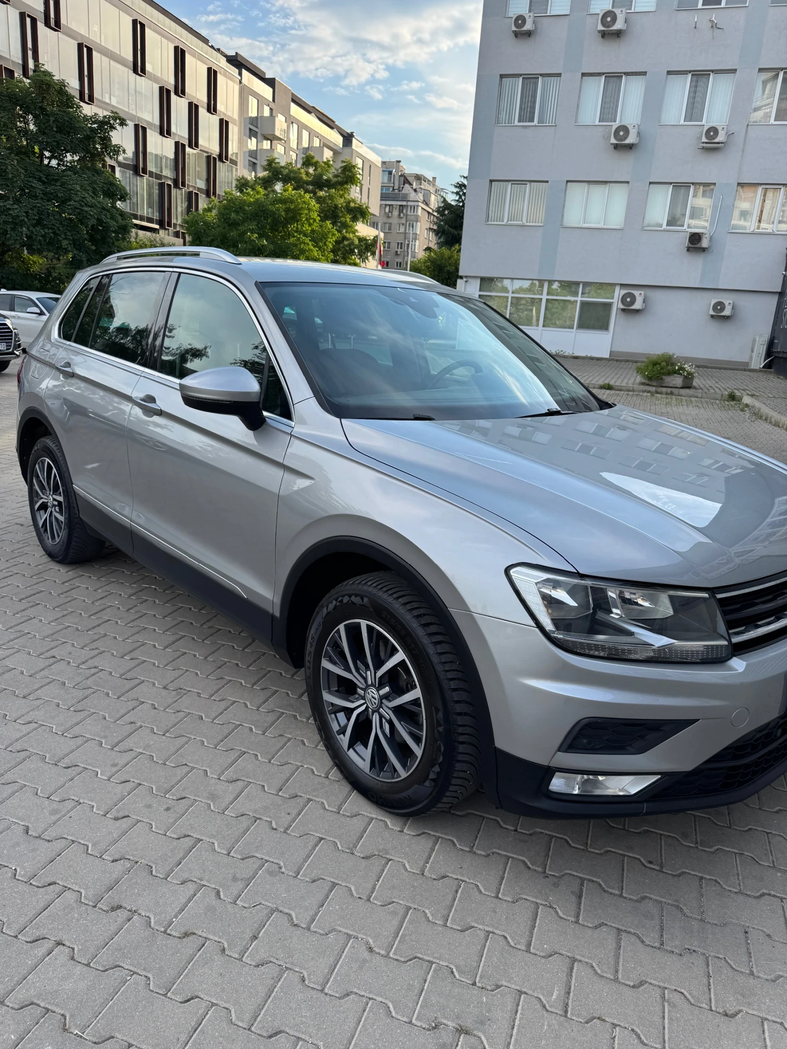 VW Tiguan 2.0TDI 4-MOTION  , снимка 2 - Автомобили и джипове - 54869817