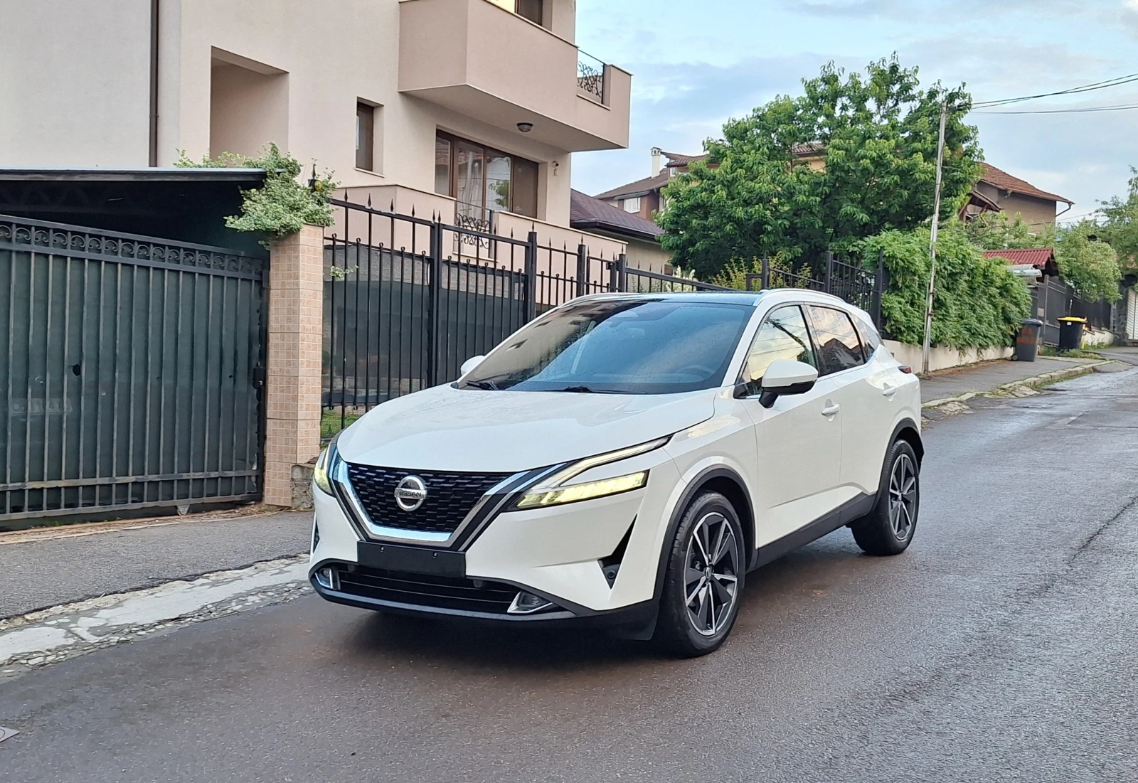 Nissan Qashqai NISSAN QASHQAI 4х4 БЕНЗИН/ХИБРИД АВТОМАТИК  TEKNA, снимка 2 - Автомобили и джипове - 55052605