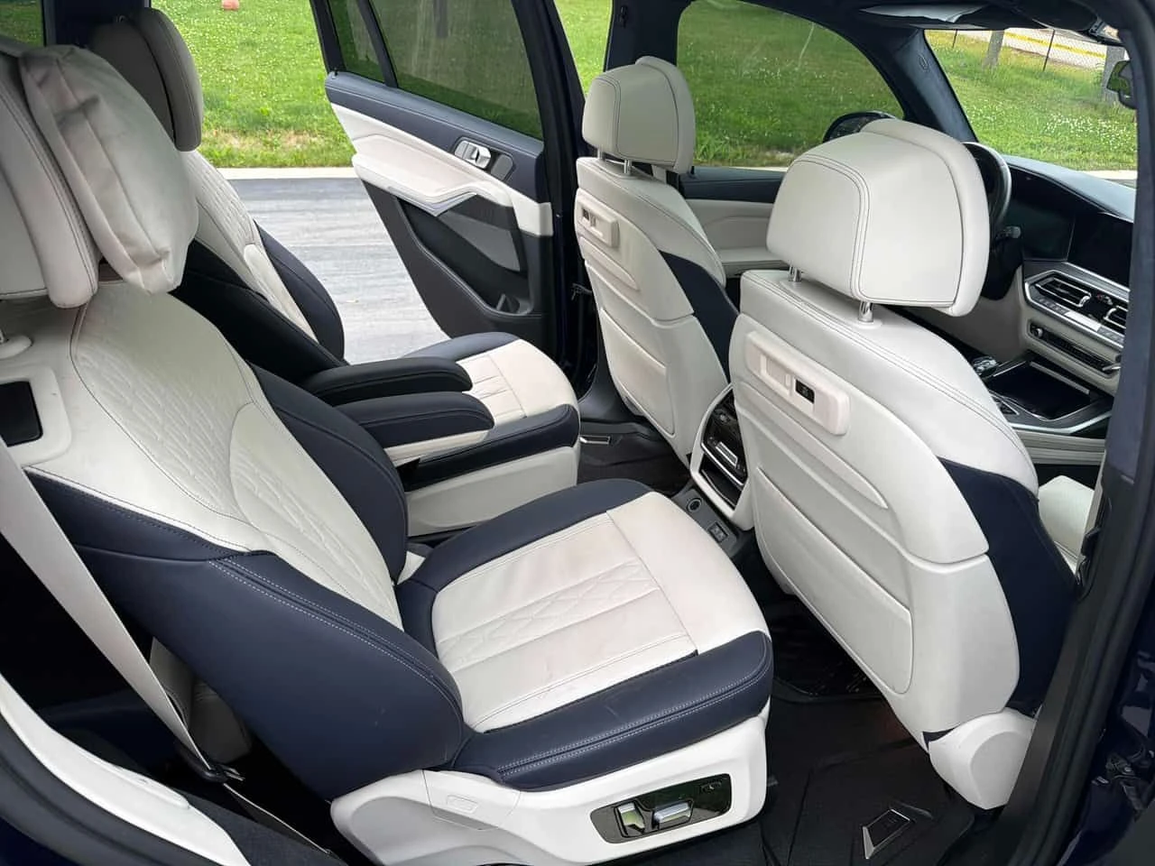 BMW X7 xDrive40i M SPORT/H K/360/ПАНОРАМА/ОБДУХВАНЕ, снимка 10 - Автомобили и джипове - 55084209