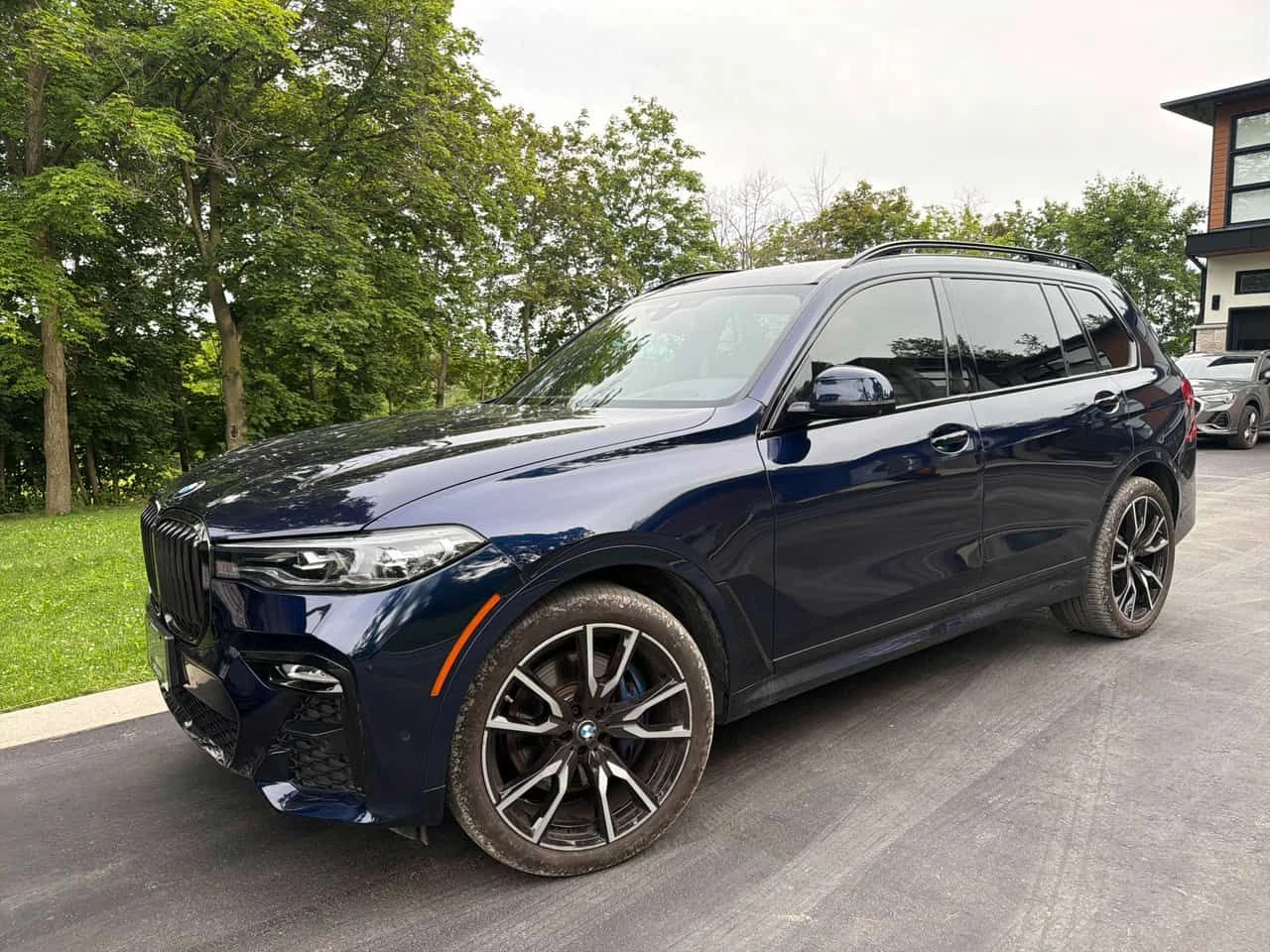 BMW X7 xDrive40i M SPORT/H K/360/ПАНОРАМА/ОБДУХВАНЕ, снимка 2 - Автомобили и джипове - 55084209