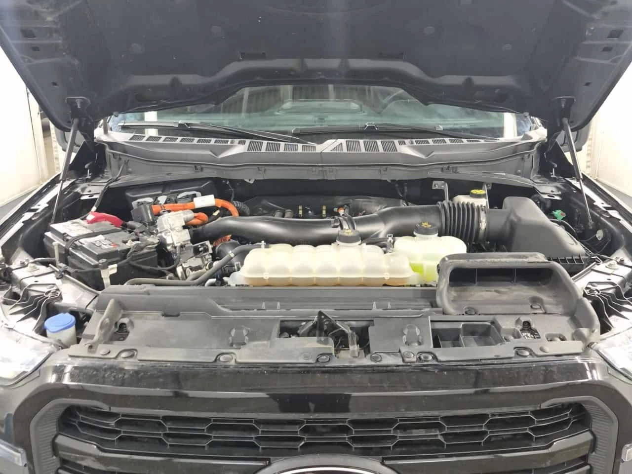Ford F150 * LARIAT CREW CAB SHORT BED * CARFAX * БЕЗ ПЪРВОНА, снимка 16 - Автомобили и джипове - 55324655