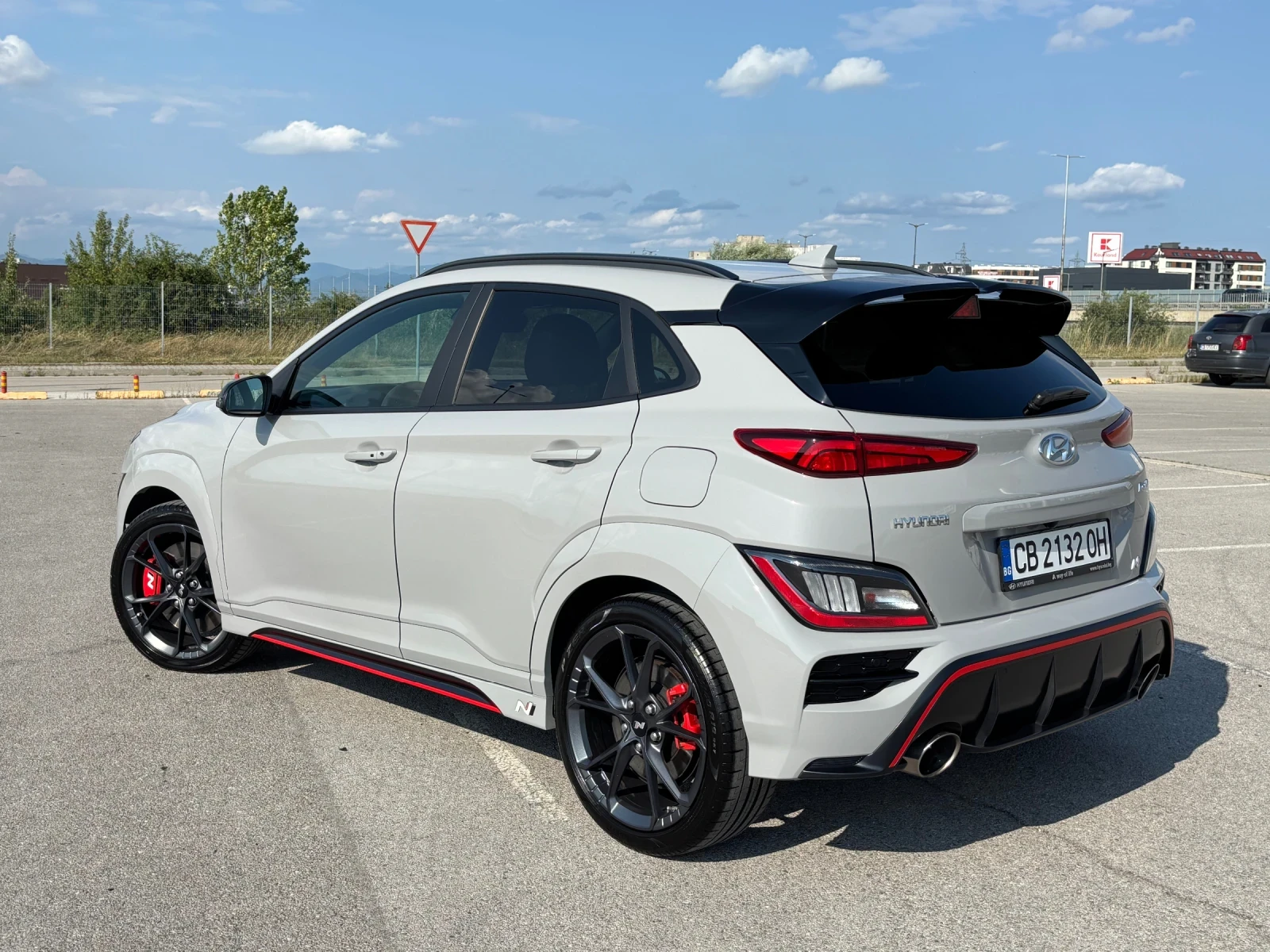 Hyundai Kona N Гаранция, Обслужена !!!, снимка 6 - Автомобили и джипове - 55437410