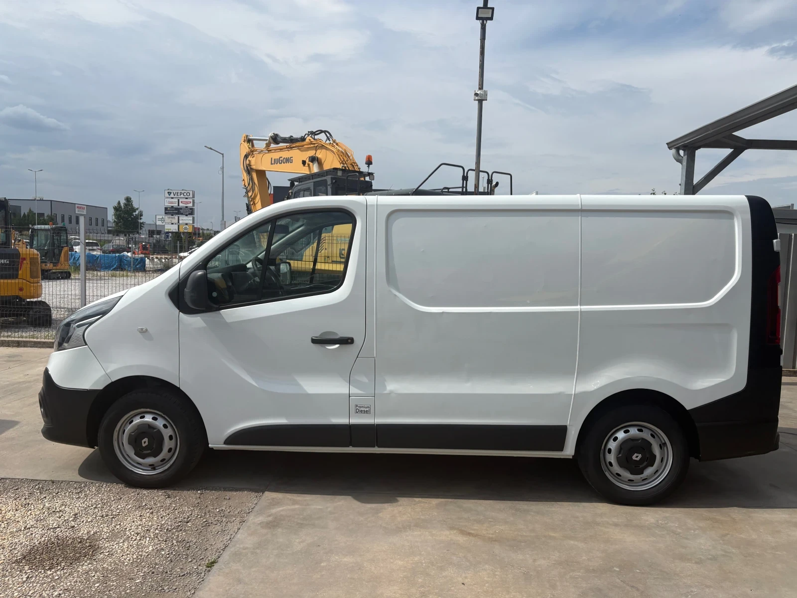 Renault Trafic 1.6d EURO6, снимка 8 - Бусове и автобуси - 55015686