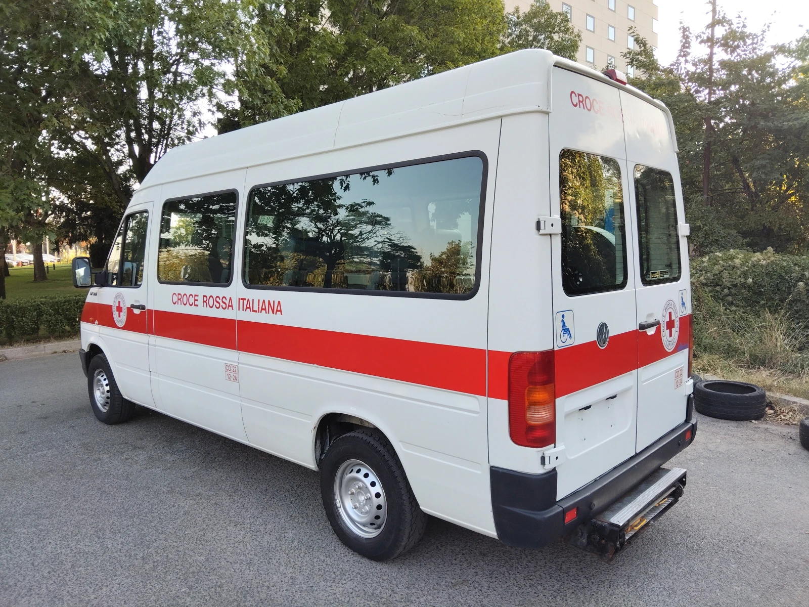 VW Lt 35 2, 5TDI ЗА ИНВАЛИДИ, снимка 3 - Бусове и автобуси - 56090891