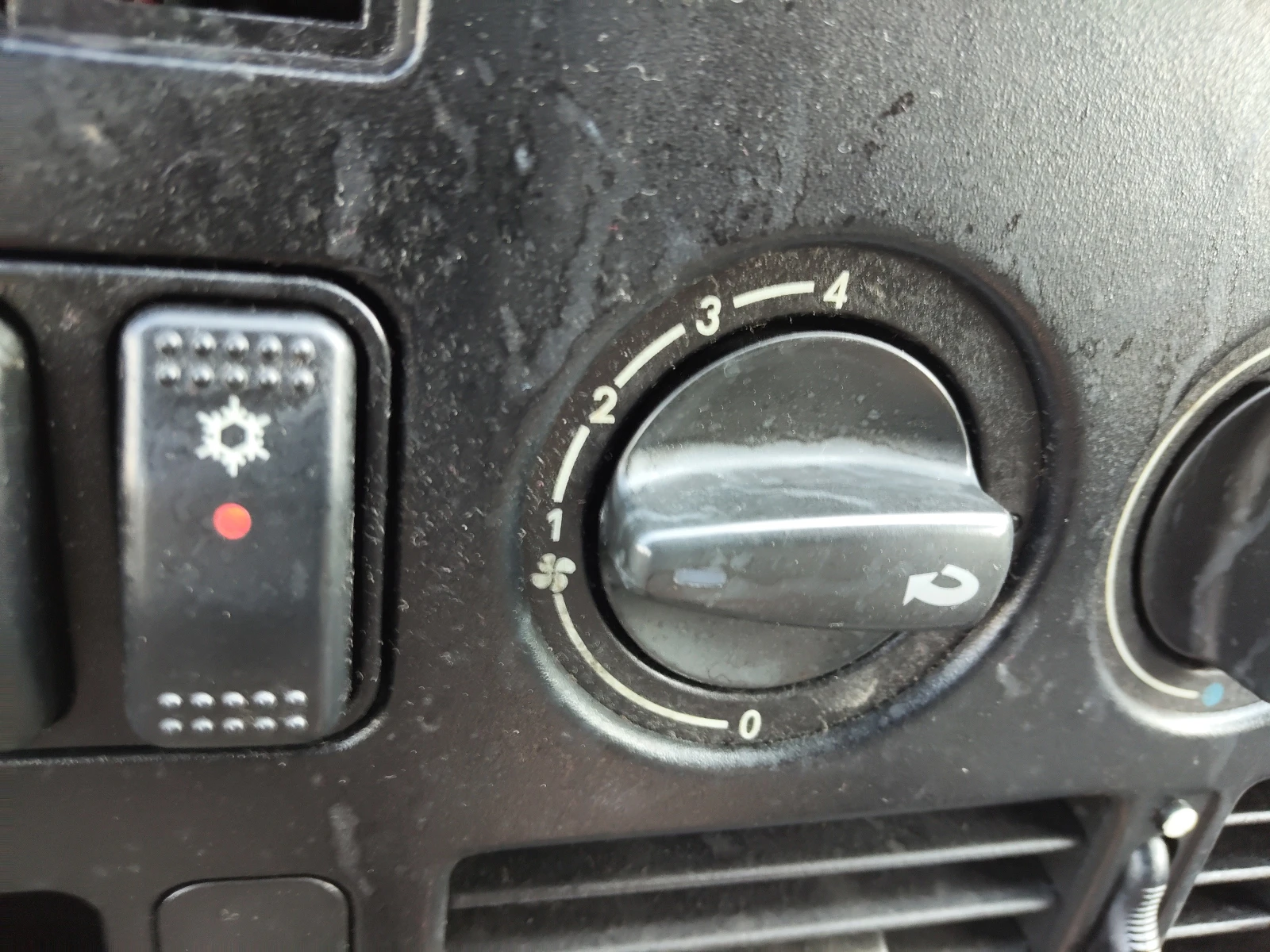 VW Lt 35 2, 5TDI ЗА ИНВАЛИДИ, снимка 6 - Бусове и автобуси - 56090891