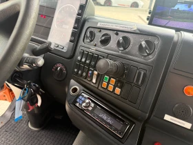 Man Tga 18.310 4х4 Самосвал с кран 4.20м. Климатик, снимка 11