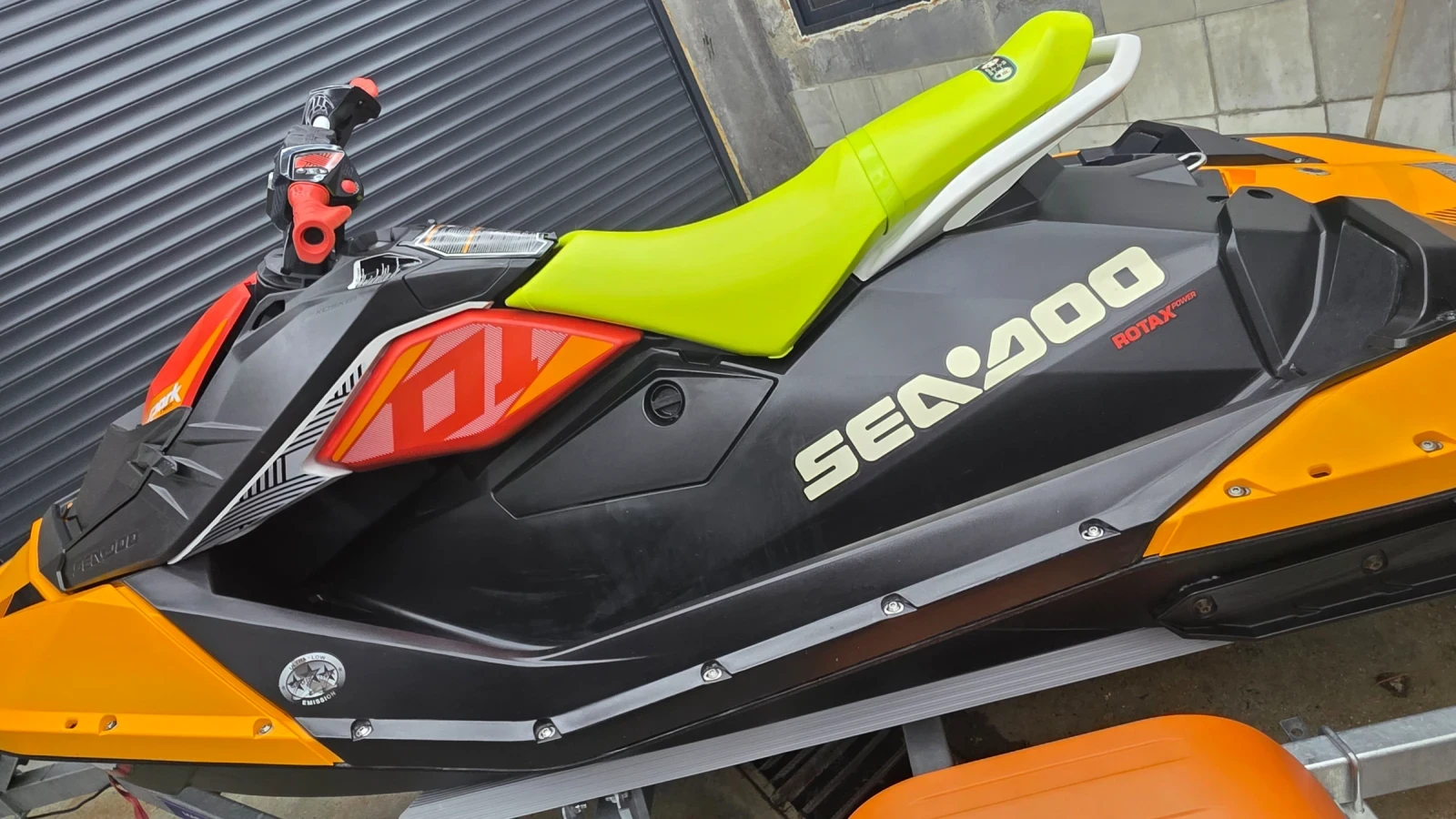 Джет Bombardier Sea Doo Spark trixx, снимка 4 - Воден транспорт - 54317933