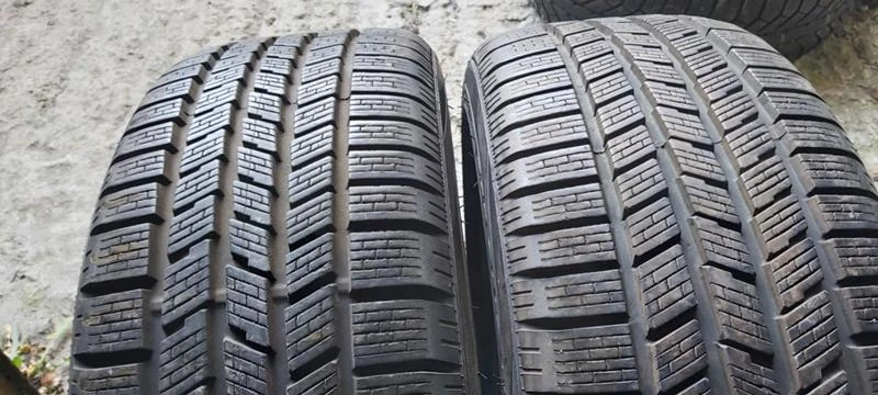 Гуми Зимни 225/45R18, снимка 3 - Гуми и джанти - 35129775