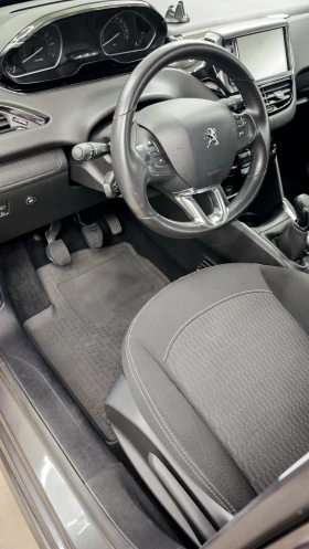 Peugeot 208 1.2 Газ/Бензин, 106000км, снимка 6