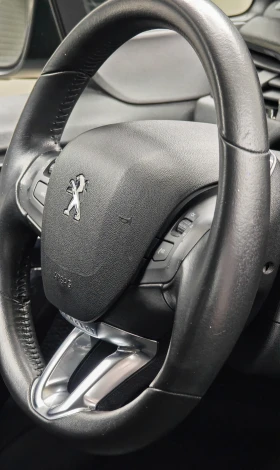 Peugeot 208 1.2 Газ/Бензин, 106000км, снимка 8