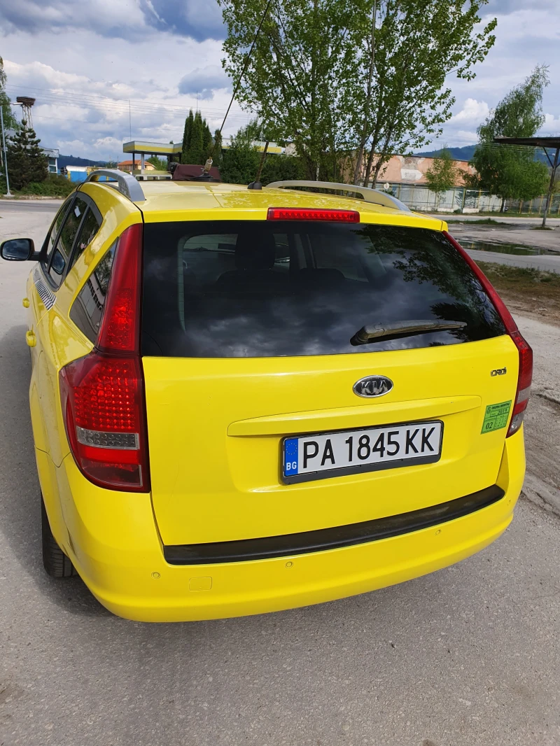 Kia Ceed, снимка 2 - Автомобили и джипове - 48935579