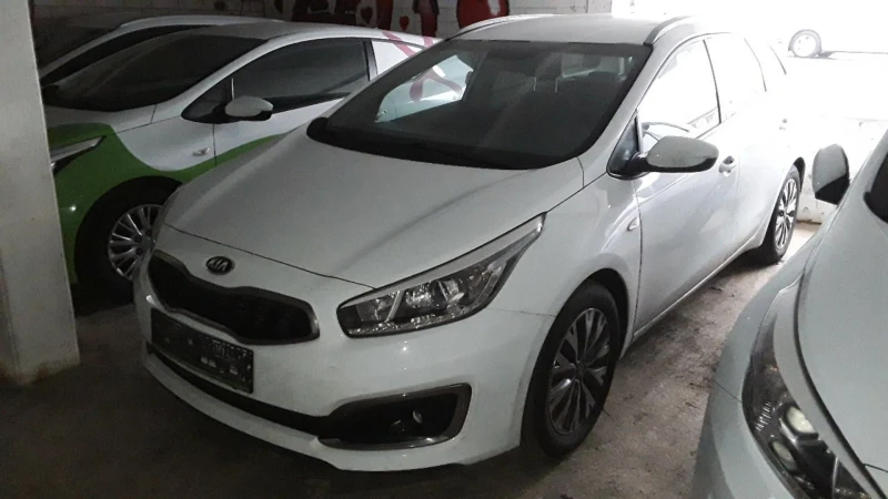 Kia Ceed 1.6 CRDI, снимка 1 - Автомобили и джипове - 49214751