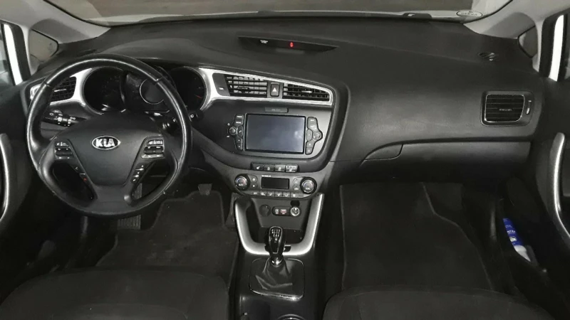 Kia Ceed 1.6 CRDI, снимка 5 - Автомобили и джипове - 49214751