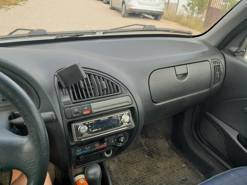 Citroen Saxo бензин+ газ 4 врати, снимка 6 - Автомобили и джипове - 51975611