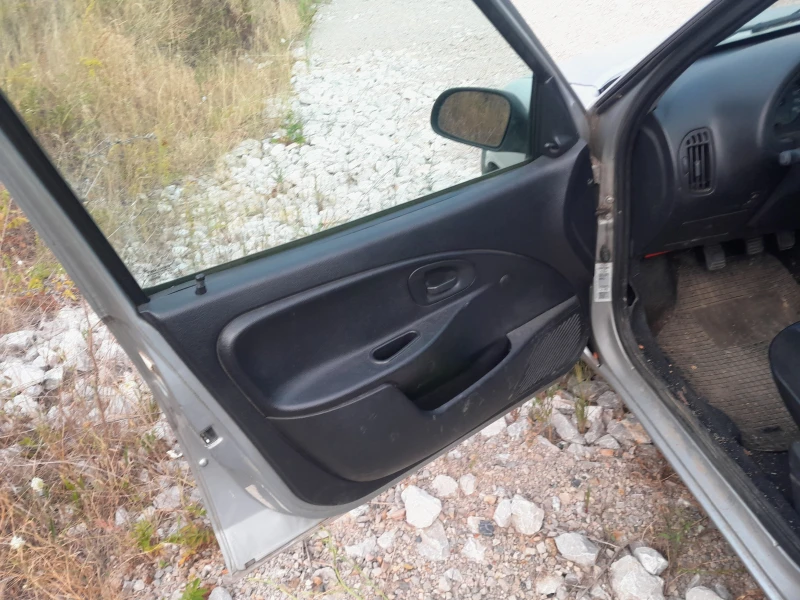 Citroen Saxo бензин+ газ 4 врати, снимка 8 - Автомобили и джипове - 51975611