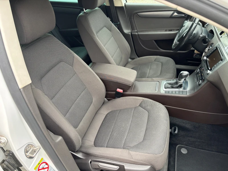 VW Passat 2.0tdi, снимка 12 - Автомобили и джипове - 51869656