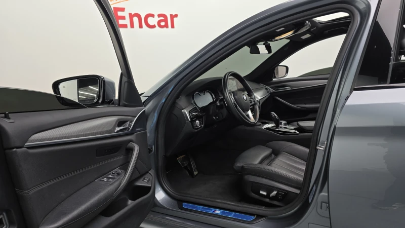 BMW 520 d M sport, снимка 9 - Автомобили и джипове - 52561750