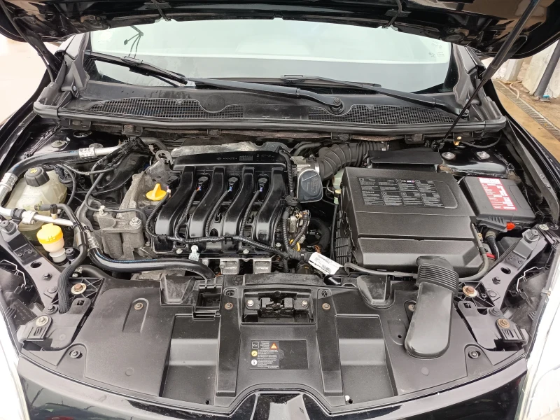 Renault Megane 1.6i, снимка 13 - Автомобили и джипове - 52673144