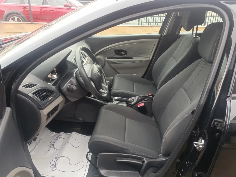Renault Megane 1.6i, снимка 8 - Автомобили и джипове - 52673144