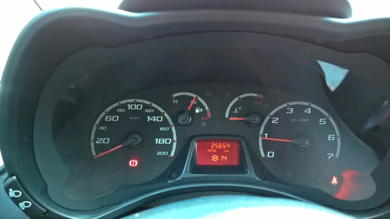 Ford Ka, снимка 8 - Автомобили и джипове - 52961283