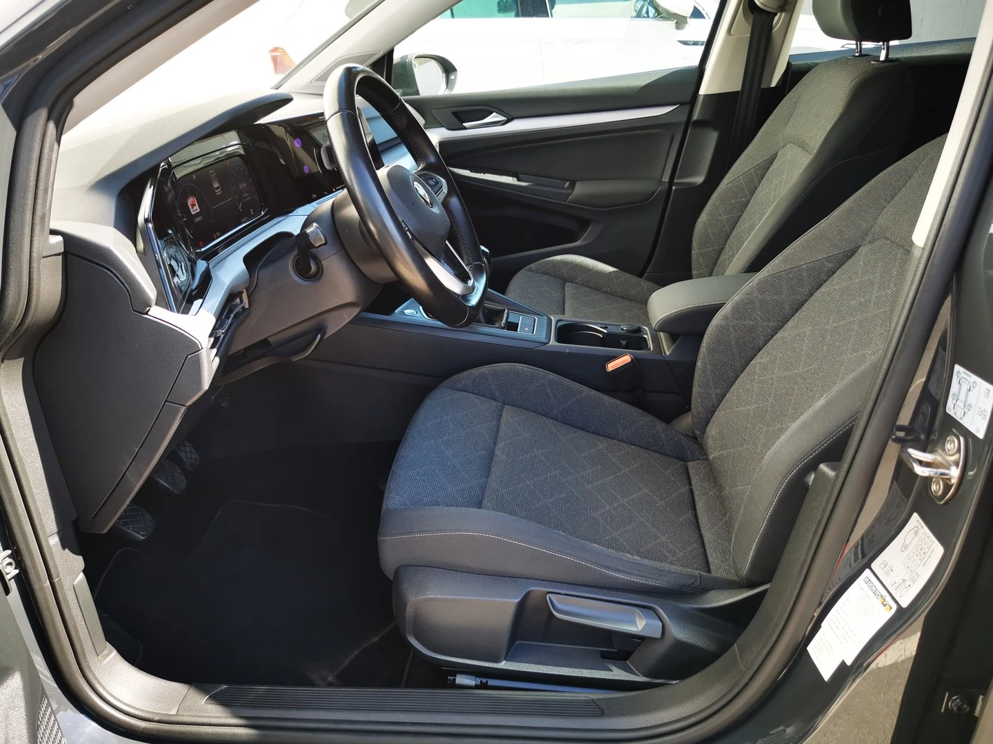 VW Golf 8 Life 2.0 TDI SCR | Mobile.bg � ����������� 5