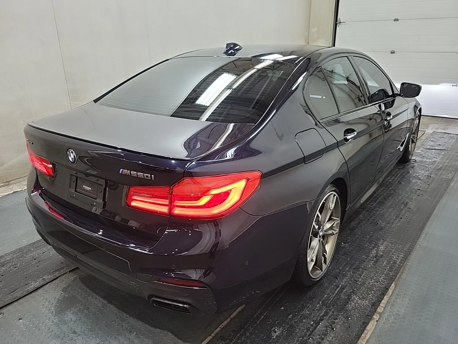 BMW 550 * CARFAX *    | Mobile.bg   4