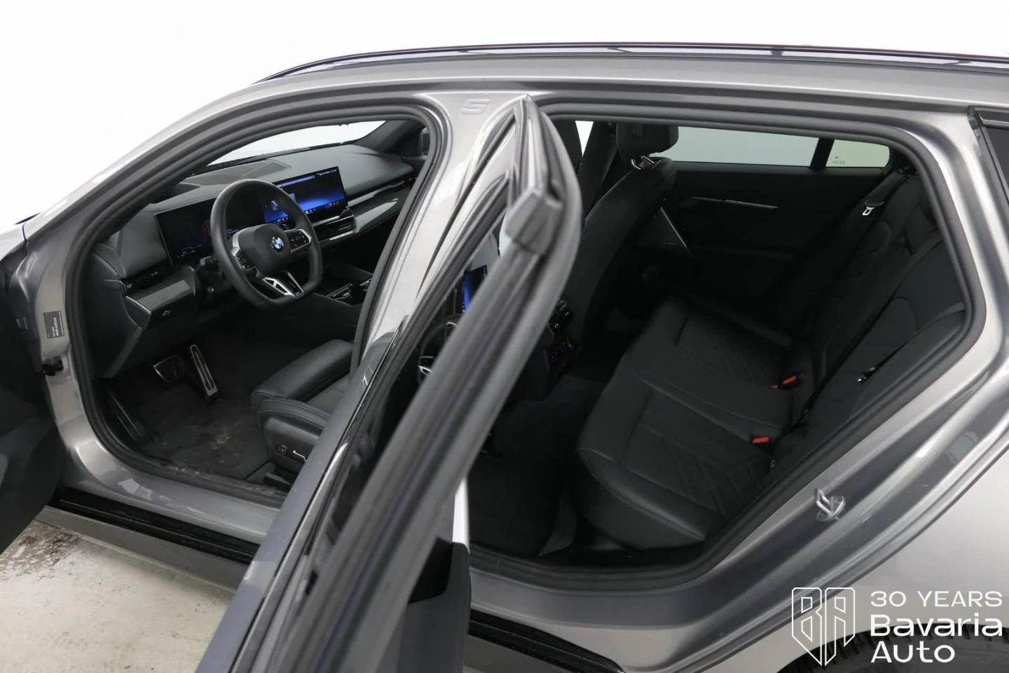 BMW 520 i Touring M Sport Paket Steptronic - изображение 5