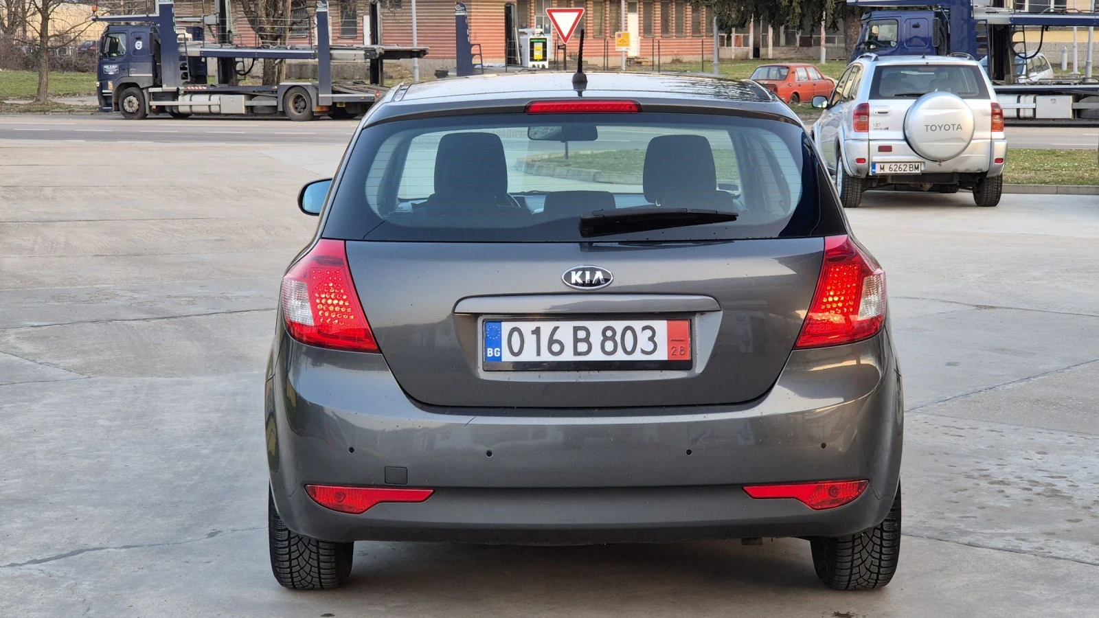 Kia Ceed 1.6CRDI 90К.С* ФЕЙСЛИФТ* , снимка 8 - Автомобили и джипове - 53750322