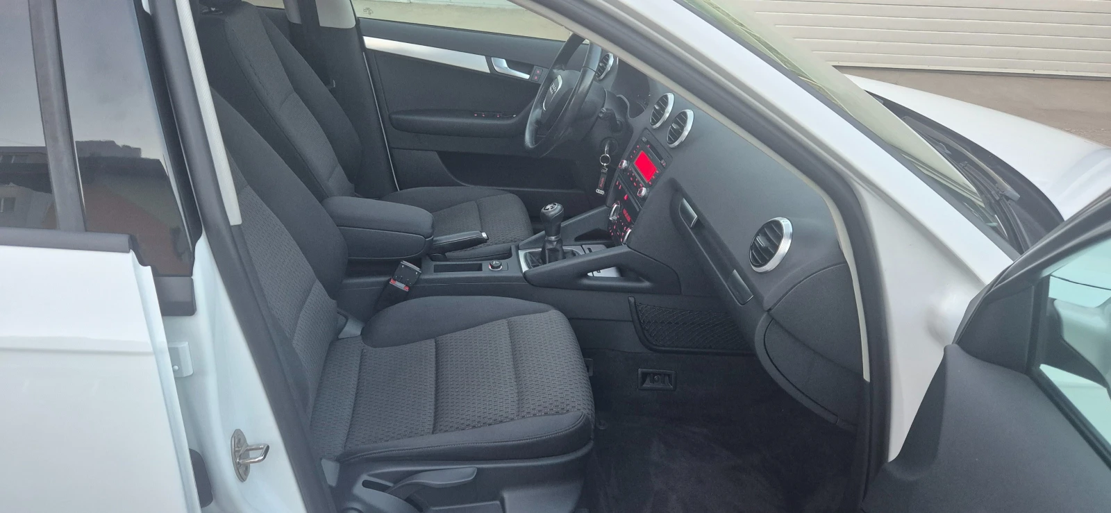 Audi A3 A3* SportBach* ПАНОРАМА* 1.6-TDI, снимка 4 - Автомобили и джипове - 53829974