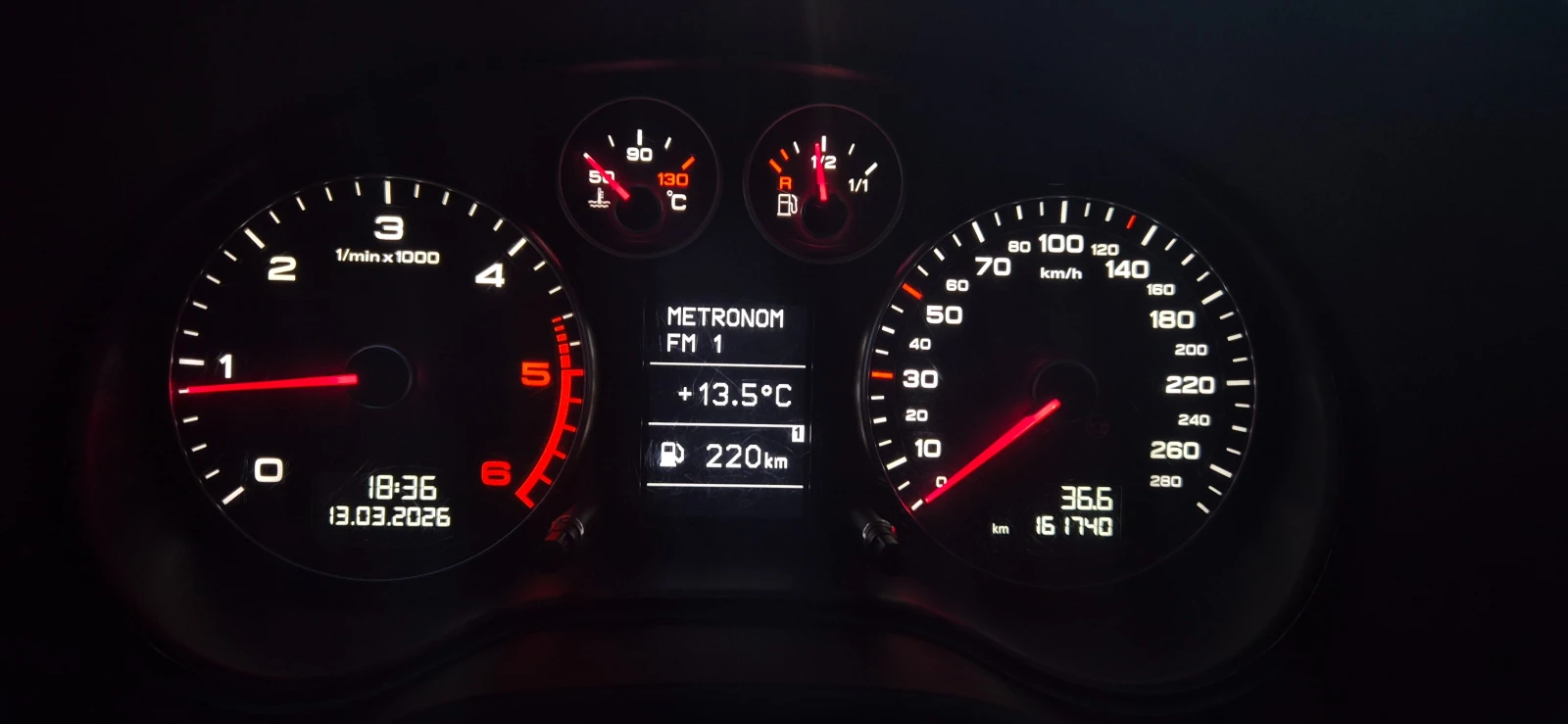 Audi A3 A3* SportBach* ПАНОРАМА* 1.6-TDI, снимка 6 - Автомобили и джипове - 53829974