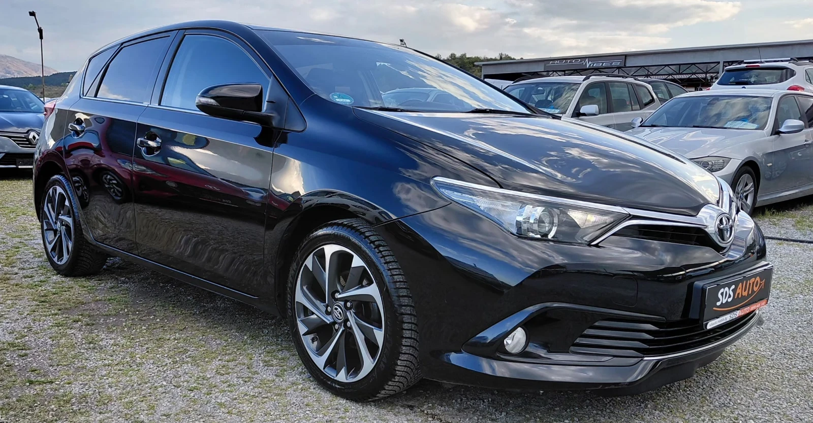 Toyota Auris 1.2i, euro 6, CAMERA, NAVI, снимка 2 - Автомобили и джипове - 54230994