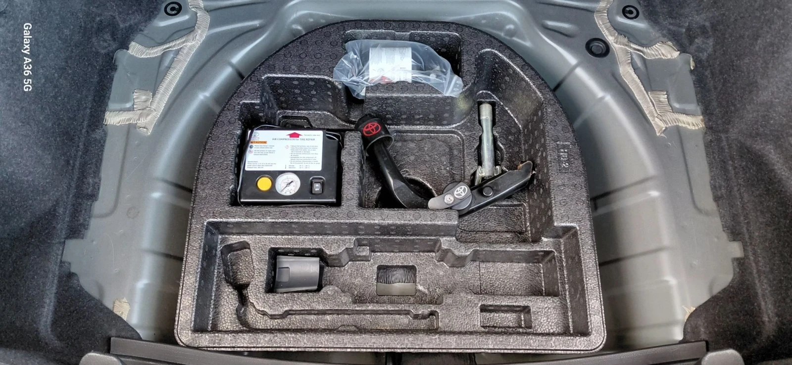 Toyota Auris 1.2i, euro 6, CAMERA, NAVI, снимка 14 - Автомобили и джипове - 54230994