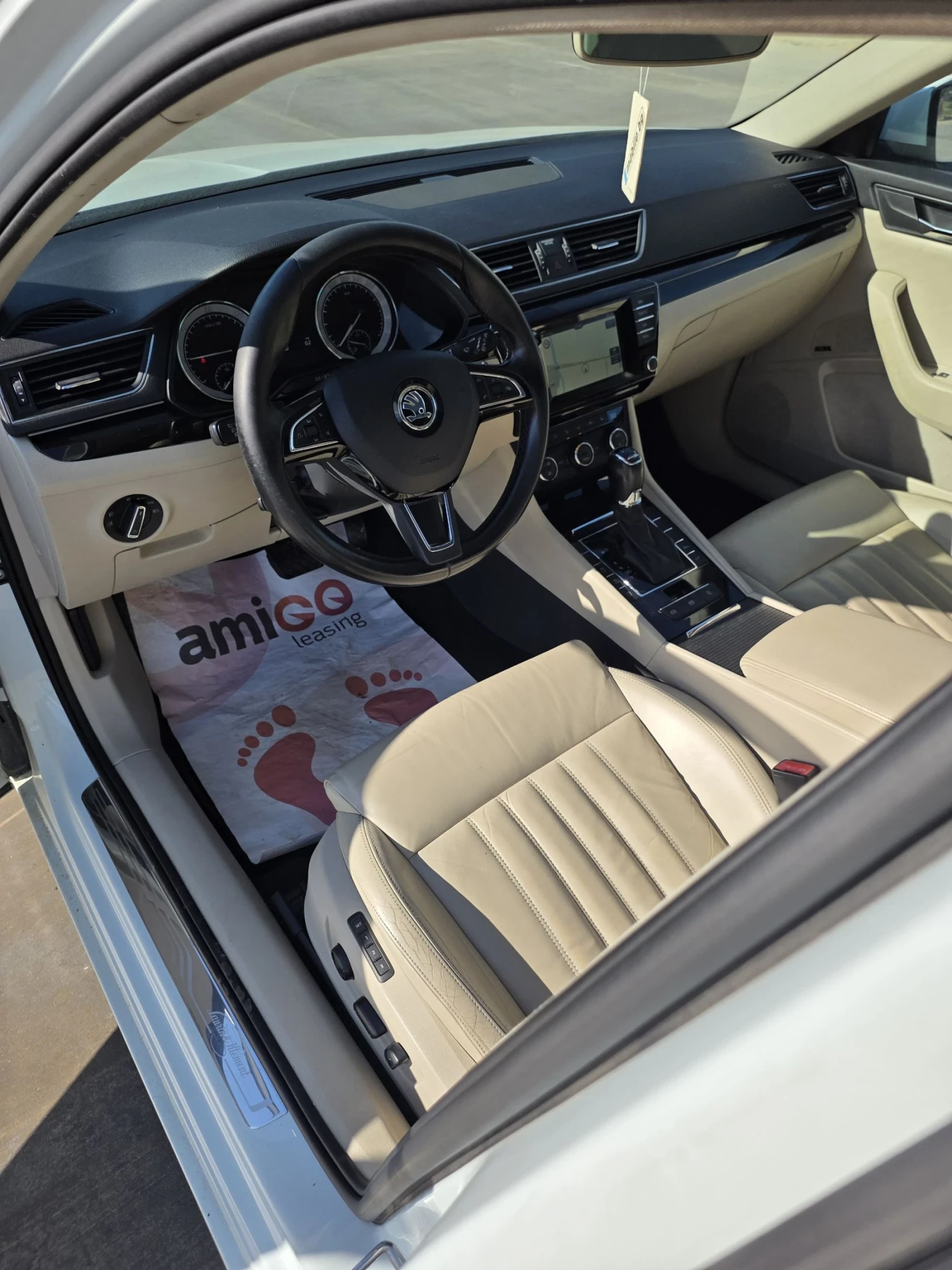 Skoda Superb 2.0 TDI L&K , снимка 13 - Автомобили и джипове - 54435834