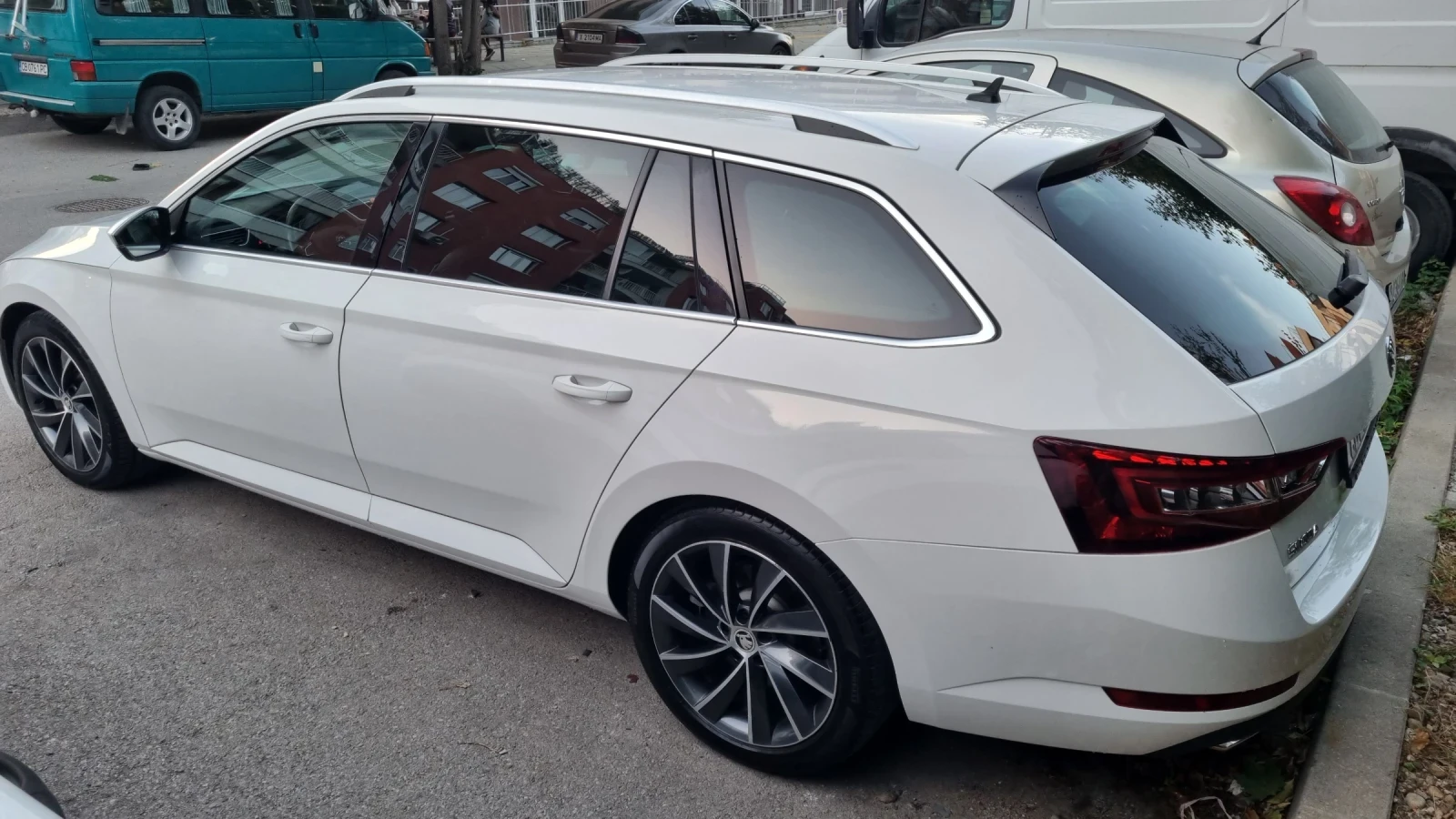 Skoda Superb, снимка 9 - Автомобили и джипове - 54643083