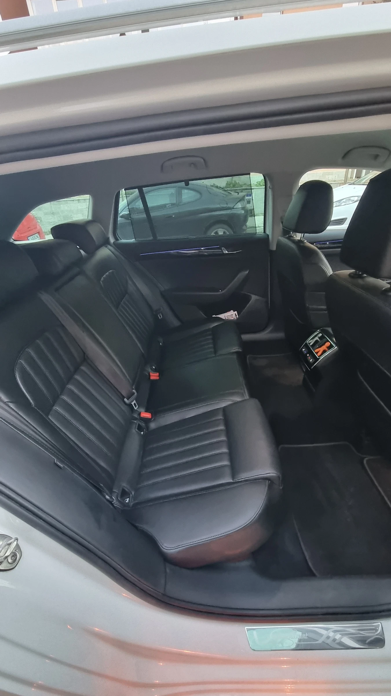 Skoda Superb, снимка 15 - Автомобили и джипове - 54643083