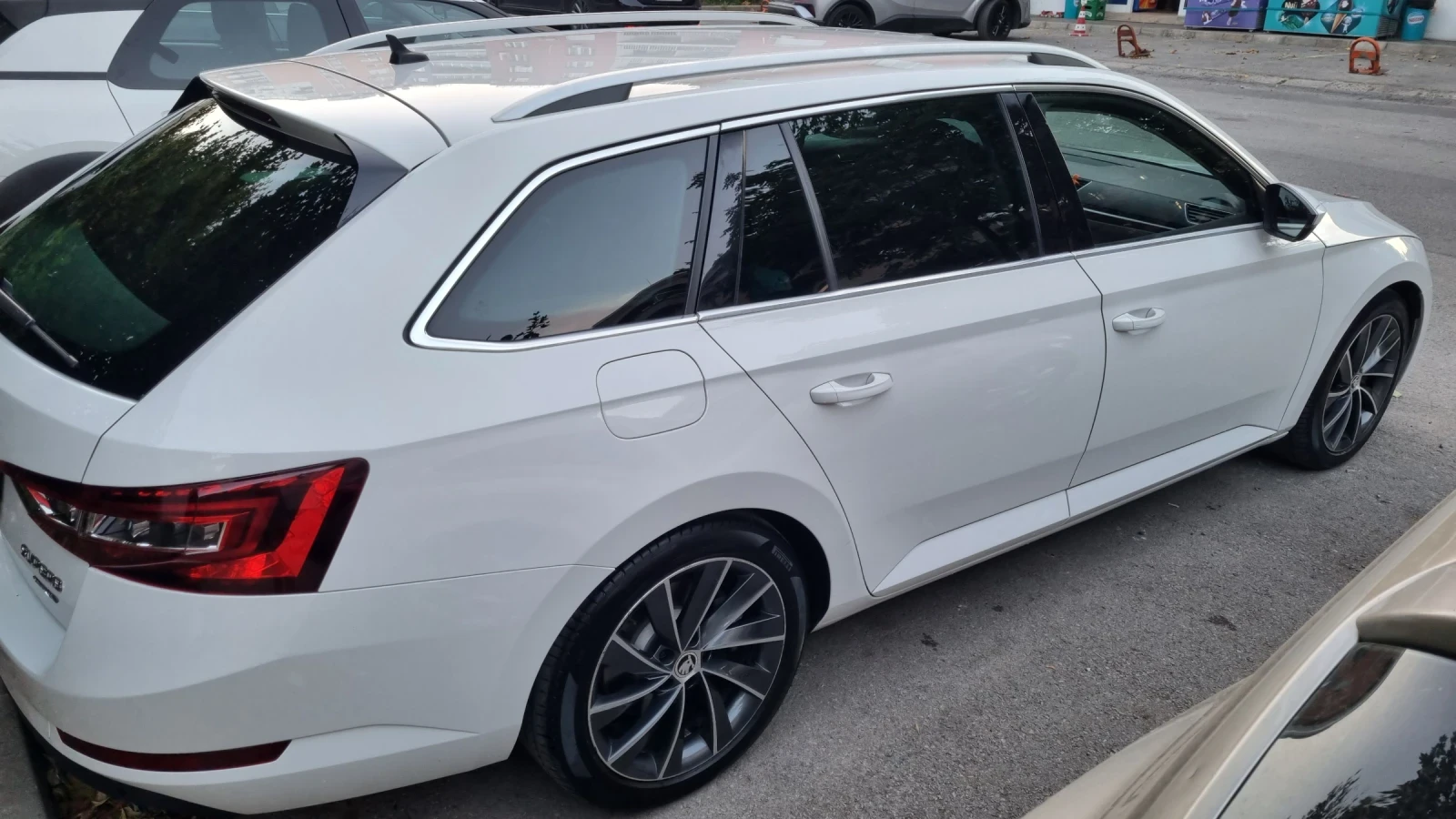 Skoda Superb, снимка 8 - Автомобили и джипове - 54643083