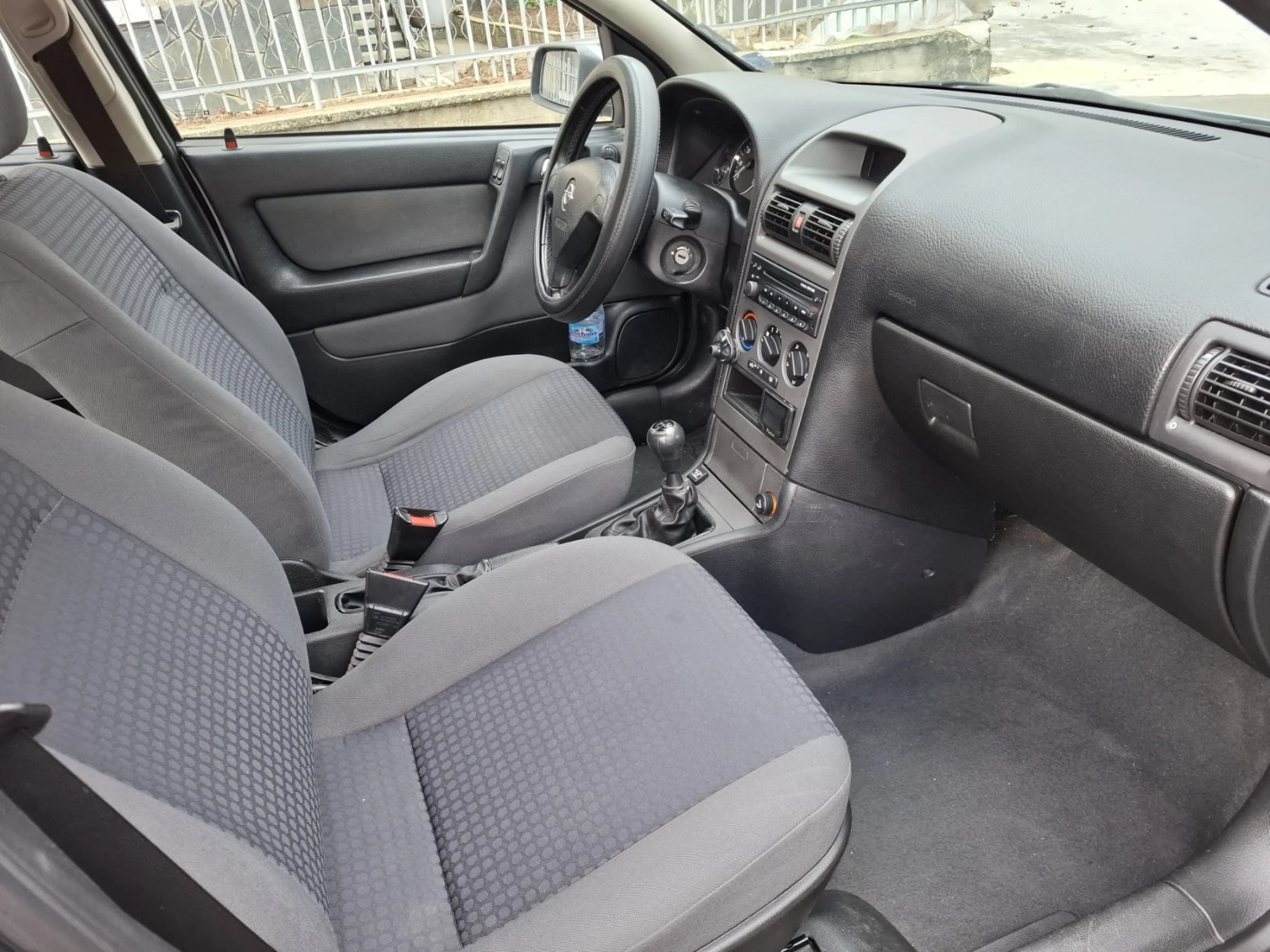 Opel Astra 1, 6 85, снимка 11 - Автомобили и джипове - 54679830