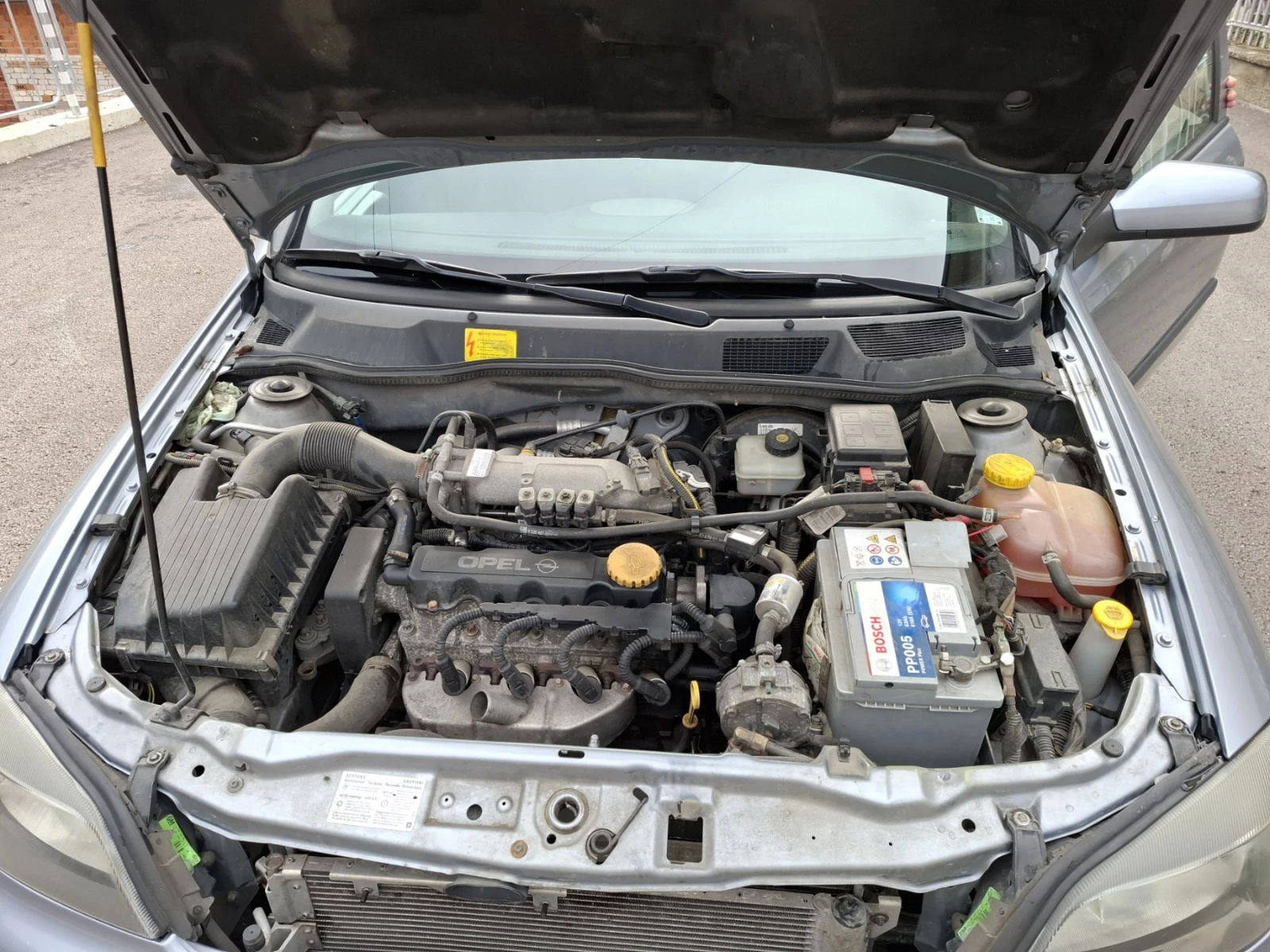 Opel Astra 1, 6 85, снимка 15 - Автомобили и джипове - 54679830