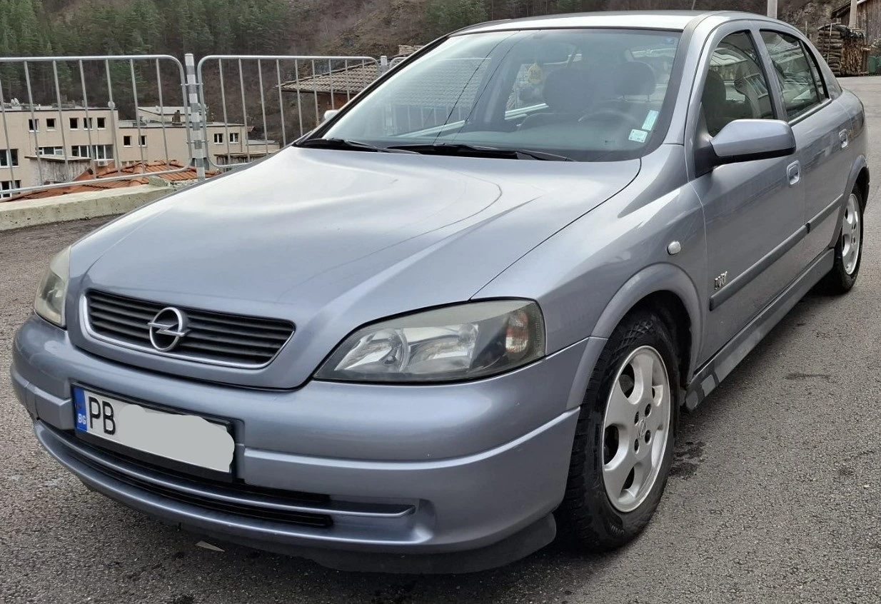 Opel Astra 1, 6 85, снимка 6 - Автомобили и джипове - 54679830