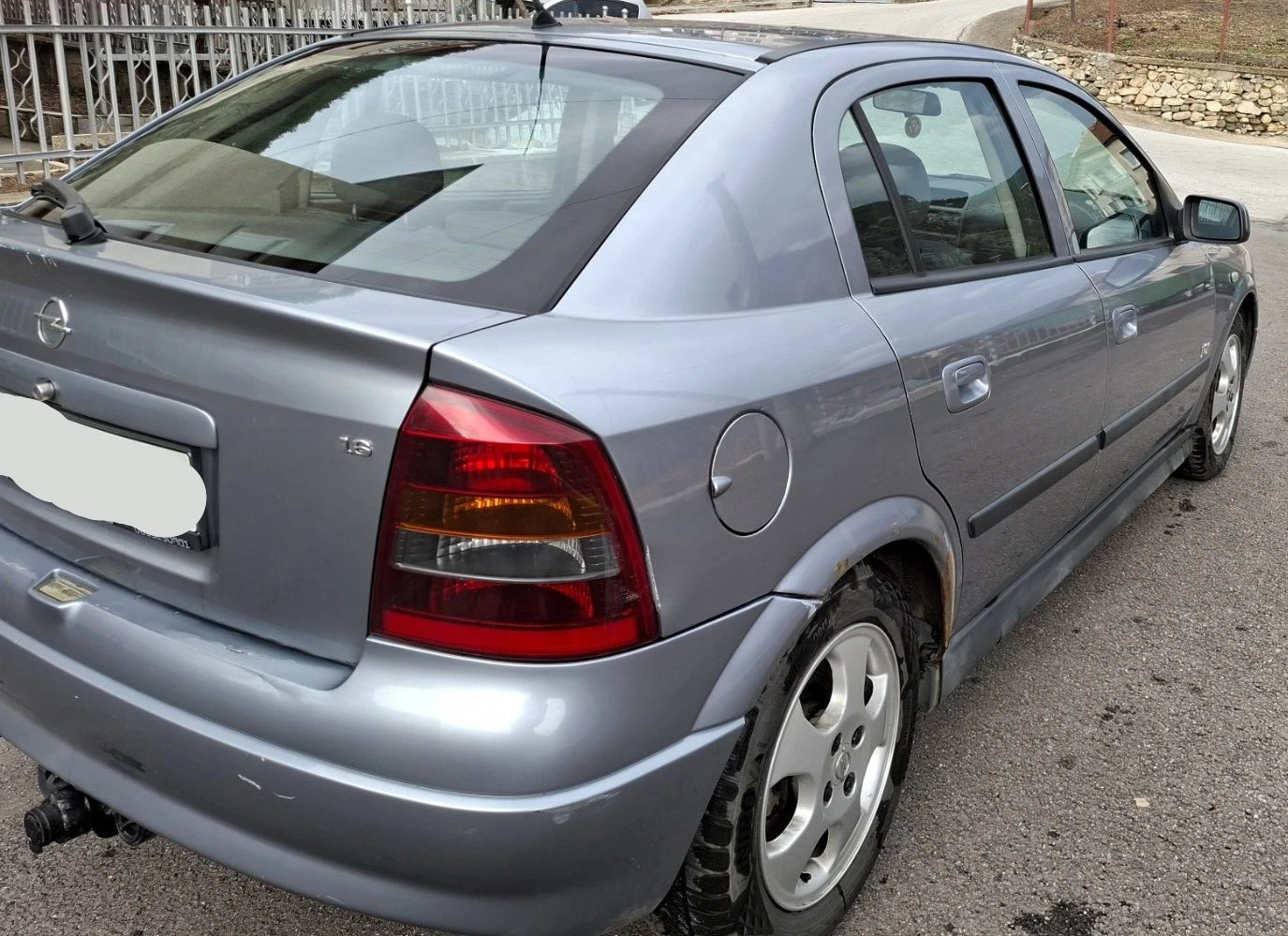 Opel Astra 1, 6 85, снимка 4 - Автомобили и джипове - 54679830