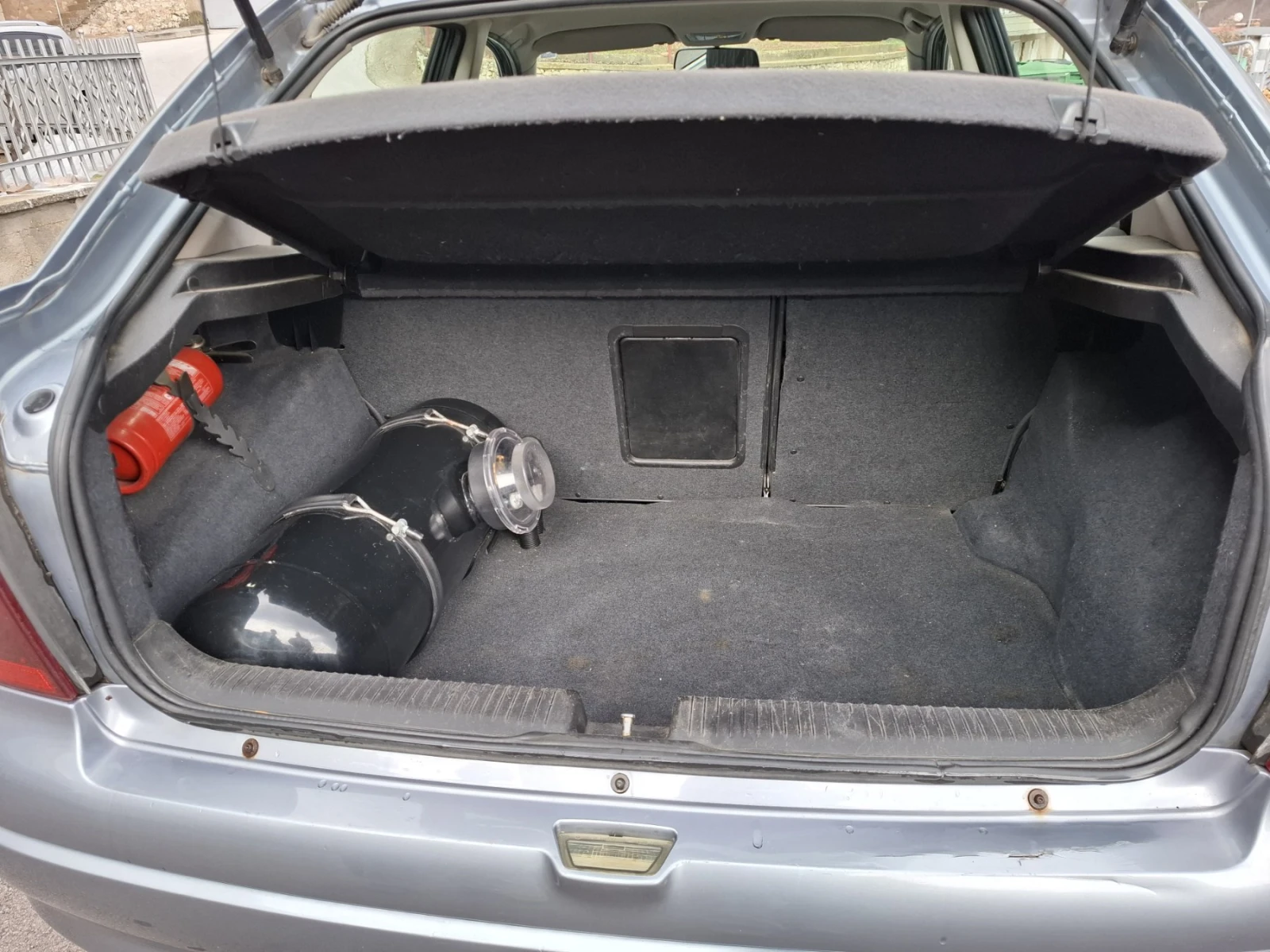 Opel Astra 1, 6 85, снимка 9 - Автомобили и джипове - 54679830