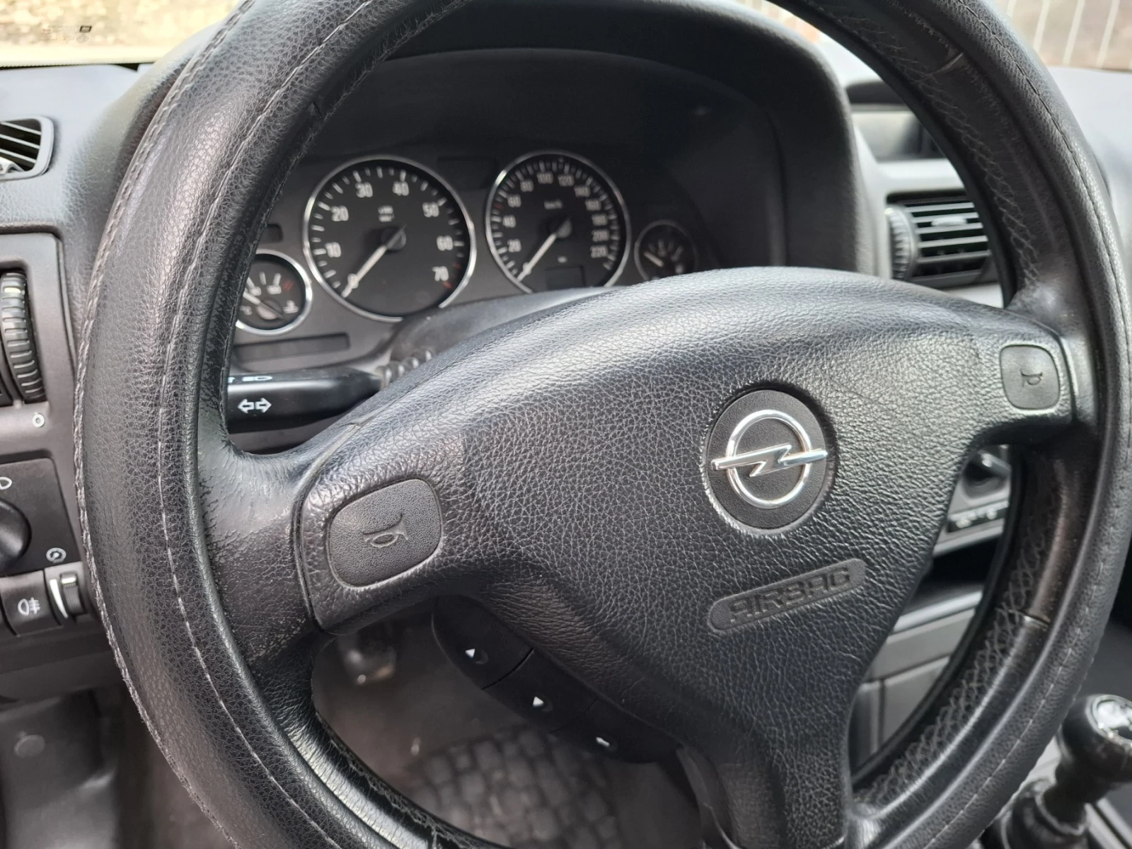 Opel Astra 1, 6 85, снимка 14 - Автомобили и джипове - 54679830