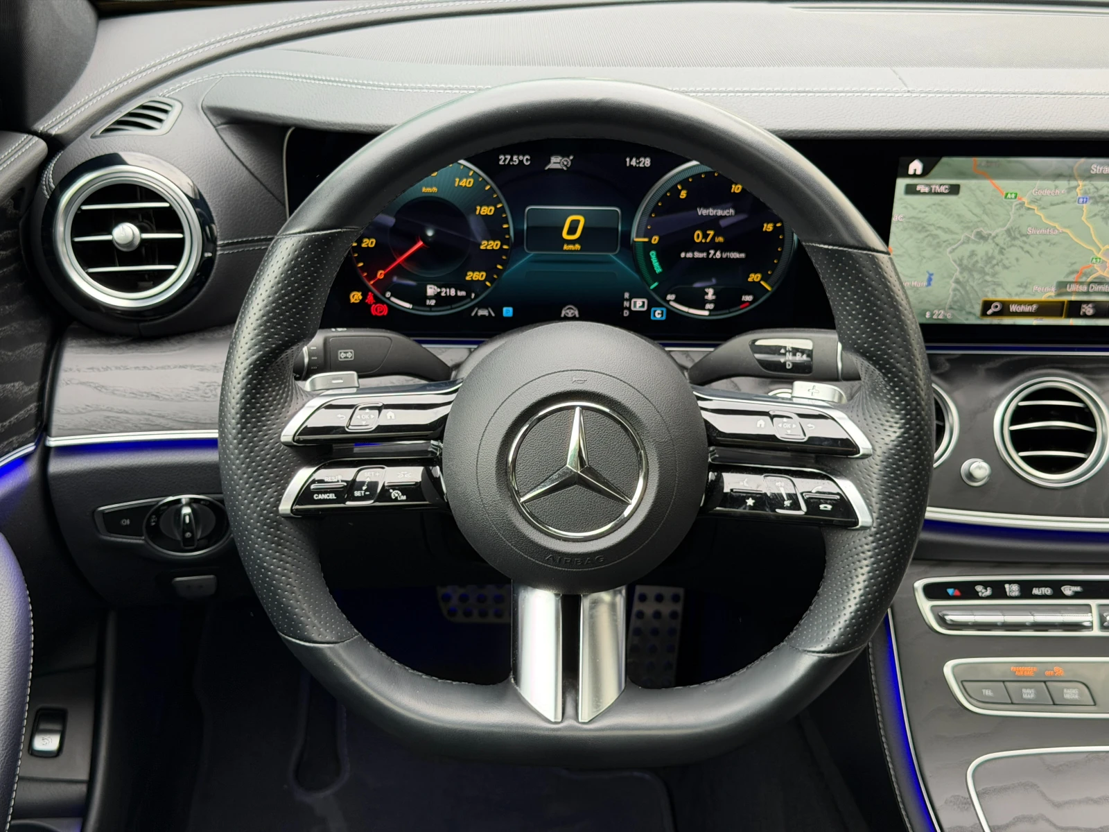 Mercedes-Benz E 220 AMG* СЕРВИЗНА КНИЖКА С ПЪЛНА ИСТОРИЯ В МЕРЦЕДЕС, снимка 11 - Автомобили и джипове - 55014839