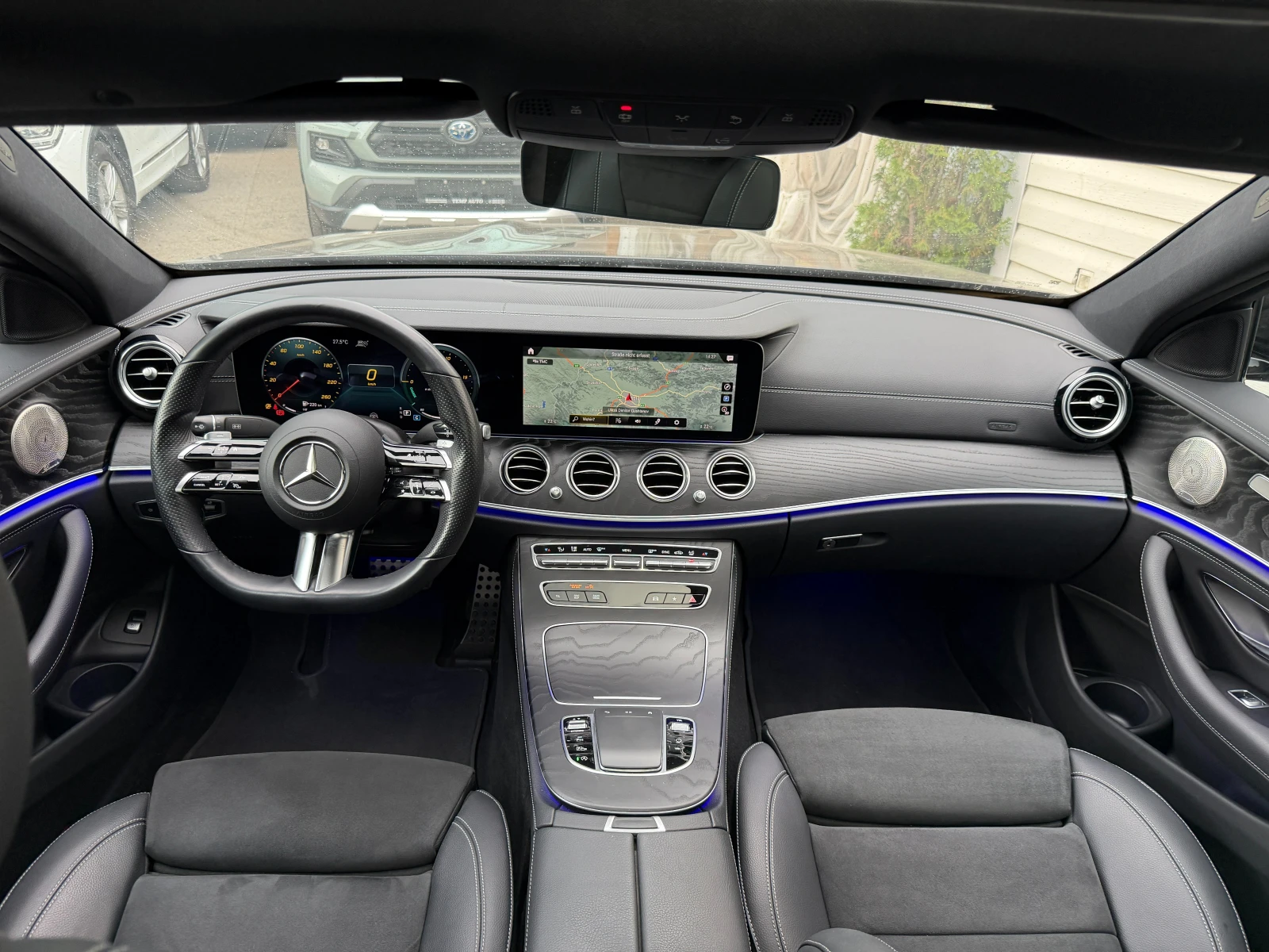 Mercedes-Benz E 220 AMG* СЕРВИЗНА КНИЖКА С ПЪЛНА ИСТОРИЯ В МЕРЦЕДЕС, снимка 10 - Автомобили и джипове - 55014839