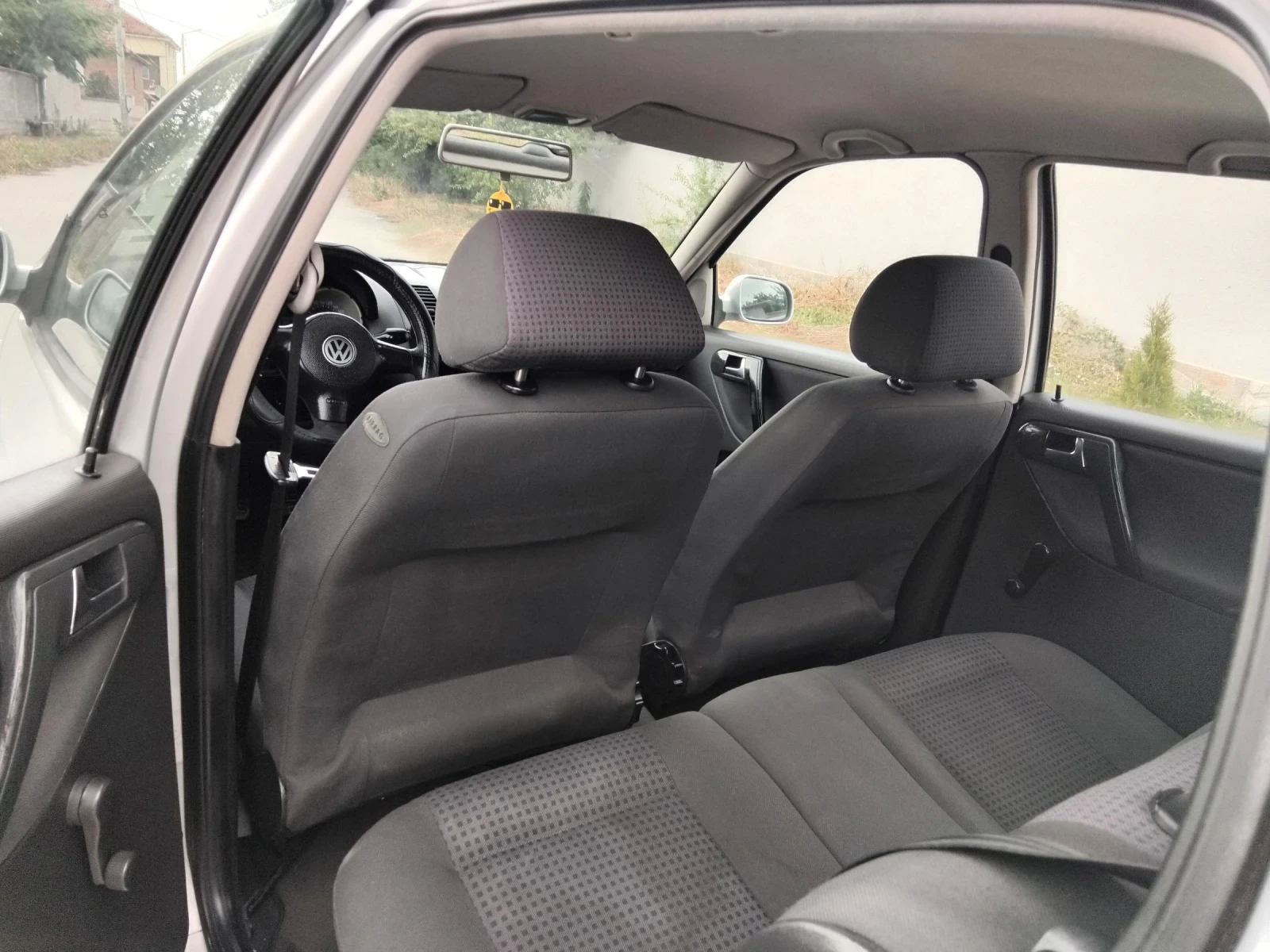 VW Polo 1.4i.75k + КЛИМА. БЕНЗИН. , снимка 9 - Автомобили и джипове - 55187788
