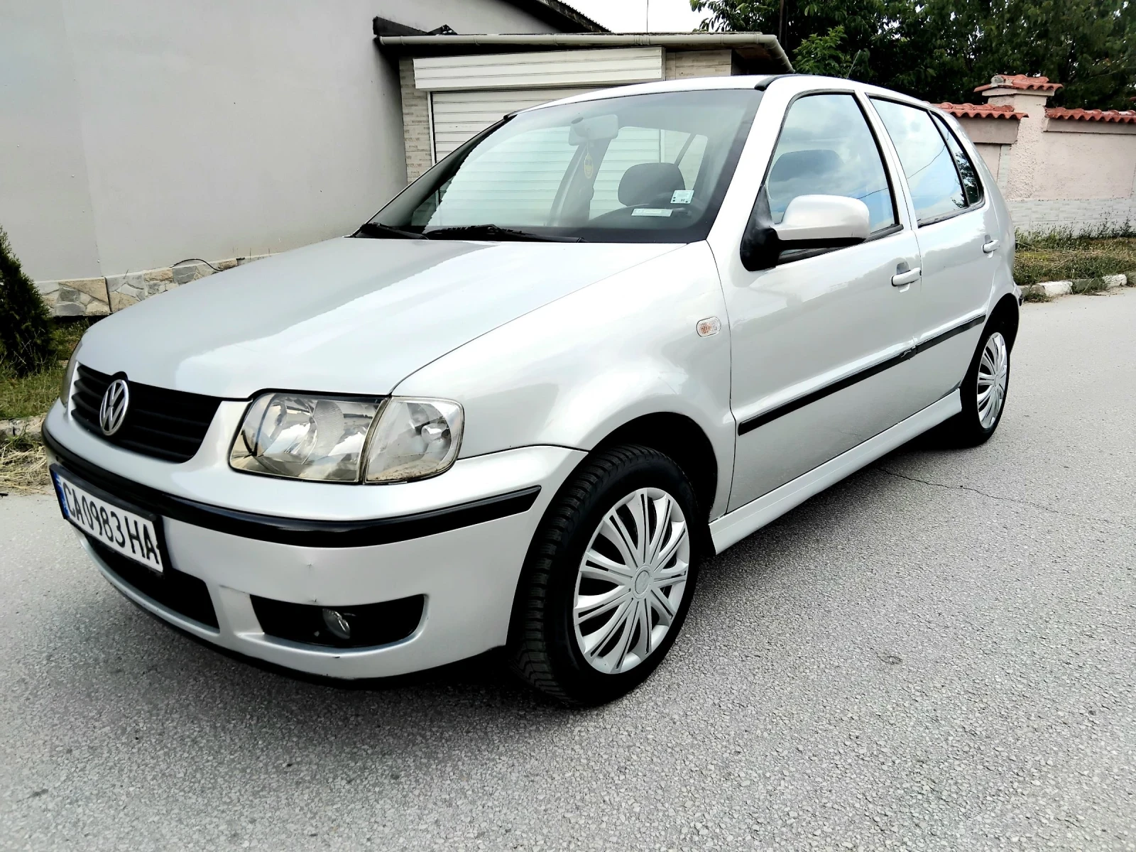VW Polo 1.4i.75k + КЛИМА. БЕНЗИН. , снимка 10 - Автомобили и джипове - 55187788