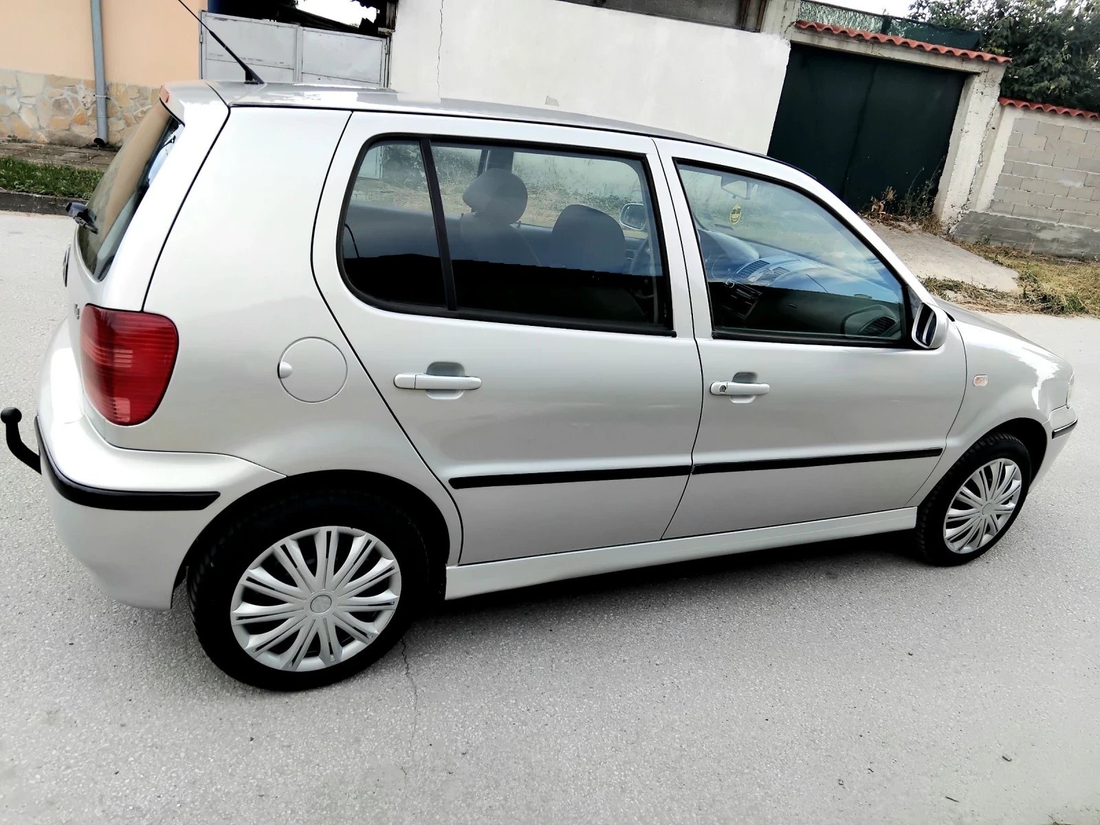 VW Polo 1.4i.75k + КЛИМА. БЕНЗИН. , снимка 2 - Автомобили и джипове - 55187788