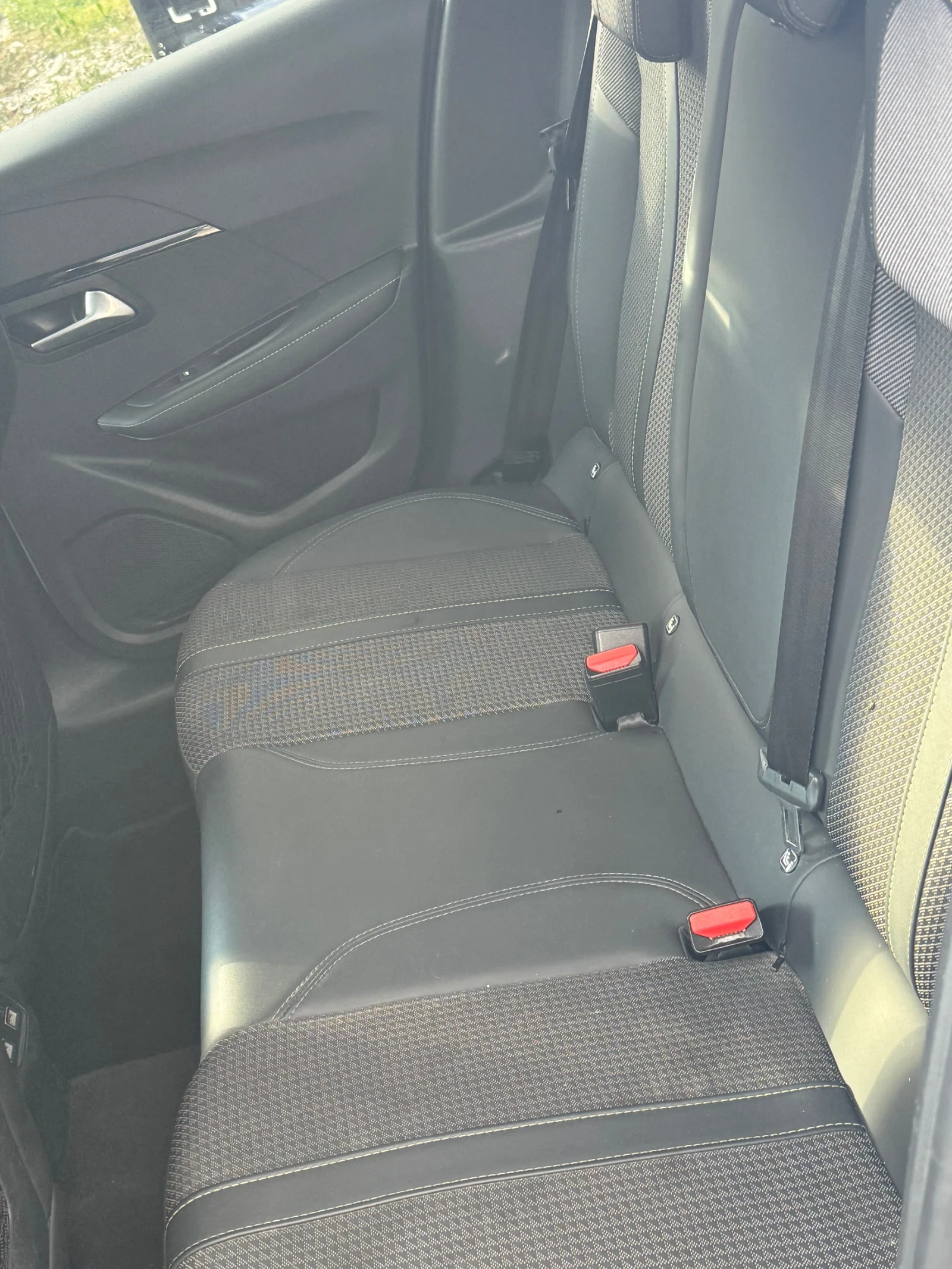 Peugeot 208 GT -LINE, снимка 14 - Автомобили и джипове - 55382992