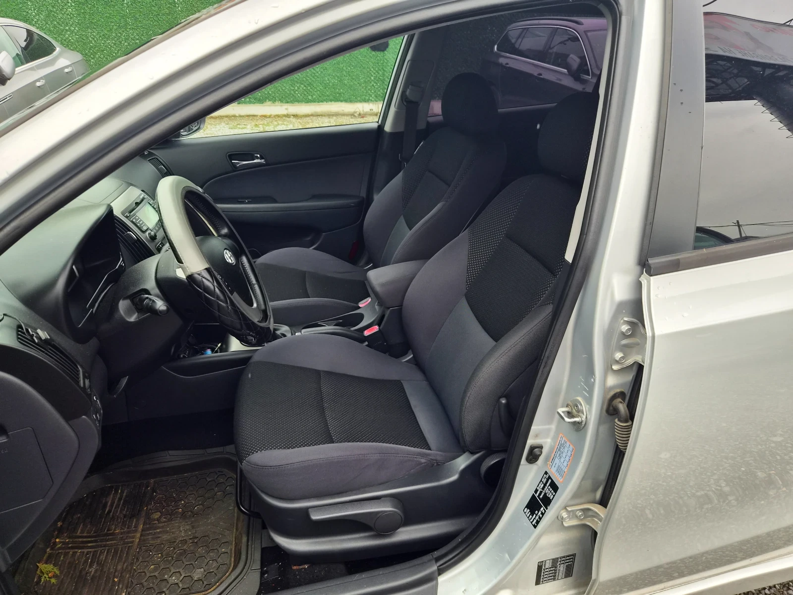 Hyundai I30 1.6SW 115kc., снимка 9 - Автомобили и джипове - 55431288
