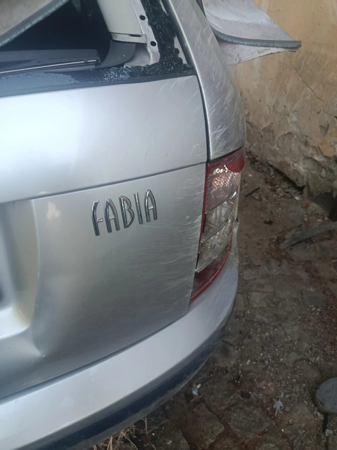 Skoda Fabia 1.4, снимка 2 - Автомобили и джипове - 55576854